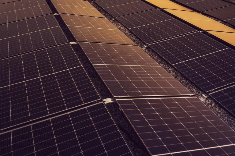 Home Zonne-energie aggregaten met zonnepanelen voor duurzame en mobiele stroomvoorziening